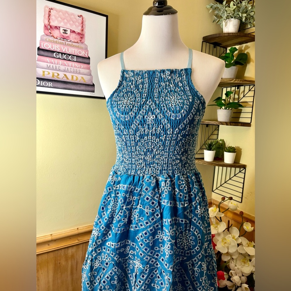 🌷Brand New halter eyelet dress fully embroidered can fit Sm up to M price firm! - Picture 5 of 6